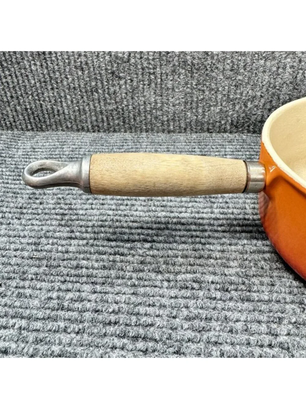 Le Creuset Saucepan Pour Spout Flame Orange # 18 Cast Iron with Lid Wood Handle